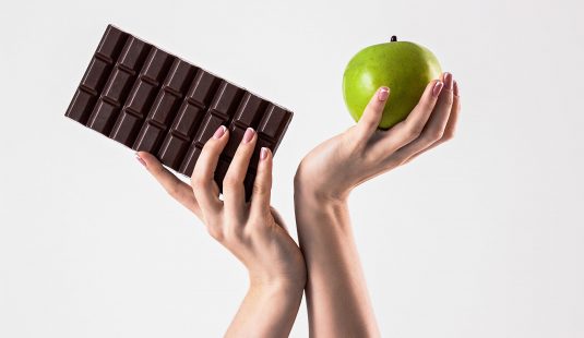 Successful-Weight-loss_Chocolate-and-apple